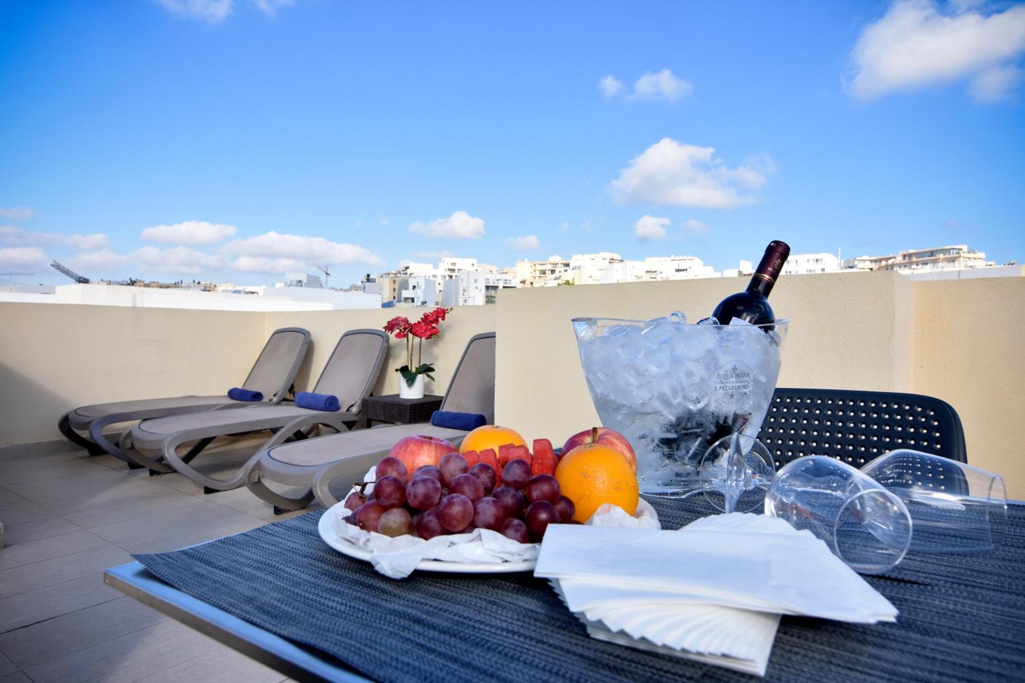 Blubay Apartments By St Hotels Gzira Экстерьер фото